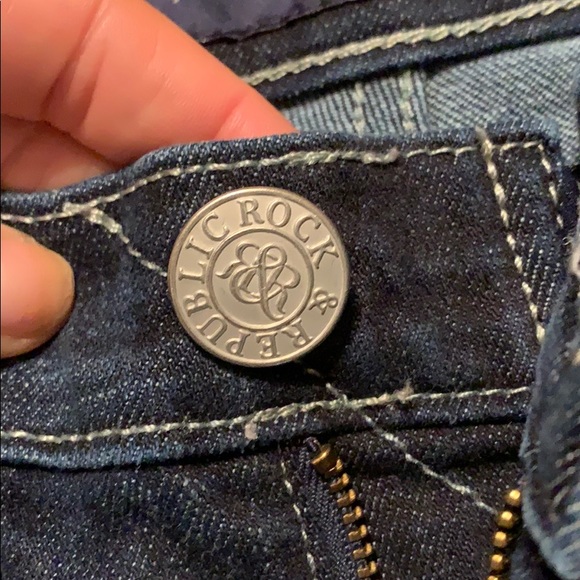 Rock&Republic Jean shorts - Picture 3 of 6